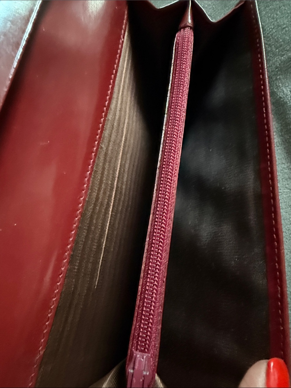 Gucci Burgundy Patent Leather Continental Wallet with Gold Plaque - Picture 8 of 10
